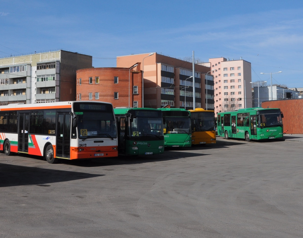 “Liepājas autobusu parku” neapmierina Saeimas vilcināšanās ierobežot neregulāros pārvadātājus