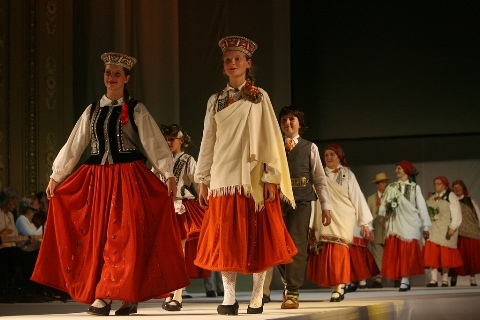 Mācīs un rādīs visu par tautastērpiem