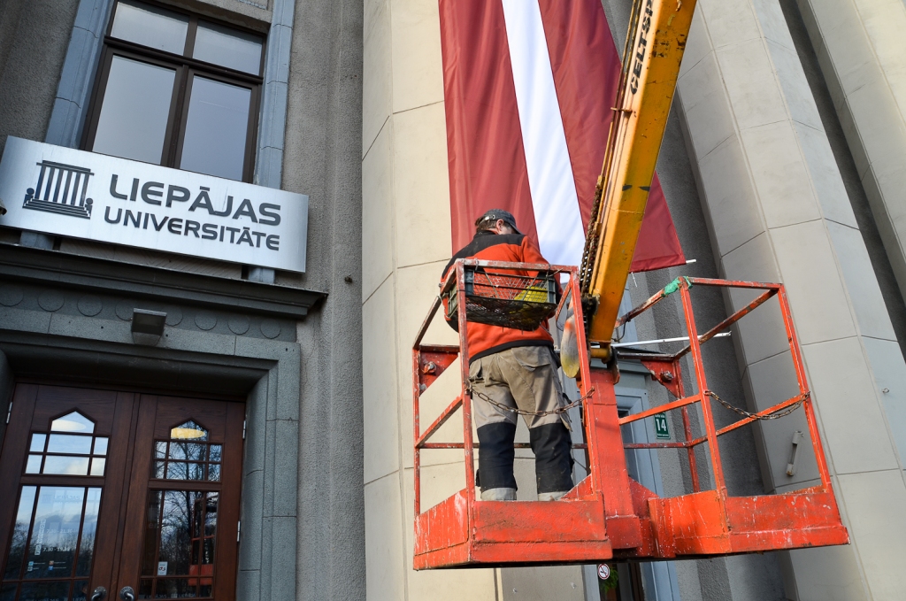 Liepāja rotājas valsts svētkiem