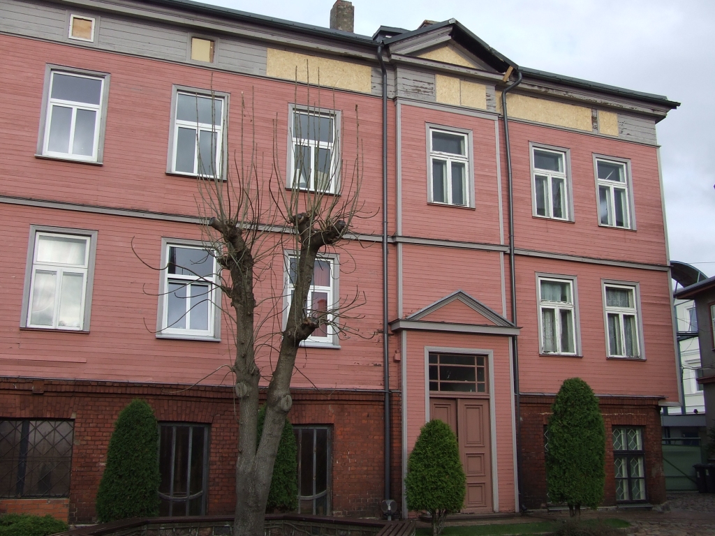 Ugunsgrēks satricinājis īrnieku dzīvi