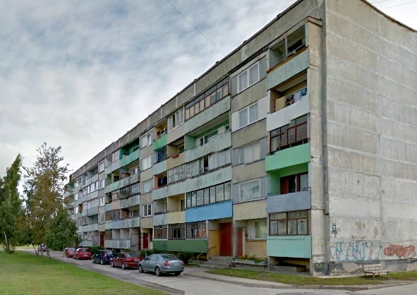 Neiebilst pret divu Liepājas SEZ teritorijā esošu dzīvojamo māju privatizāciju Karostā