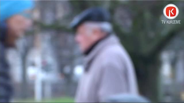 Uzmācas nepilngadīgai meitenei