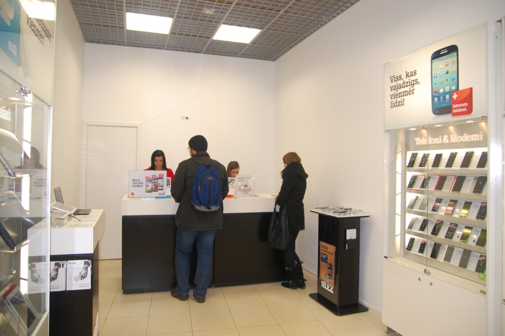”Tele2” atver klientu apkalpošanas centru TC “Ostmala”