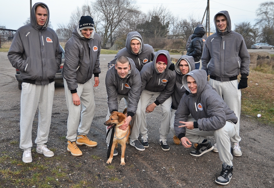 “Liepāja/Triobet” spēlētāji un “Vega-1/Liepāja” basketbolistes viesojas dzīvnieku patversmē