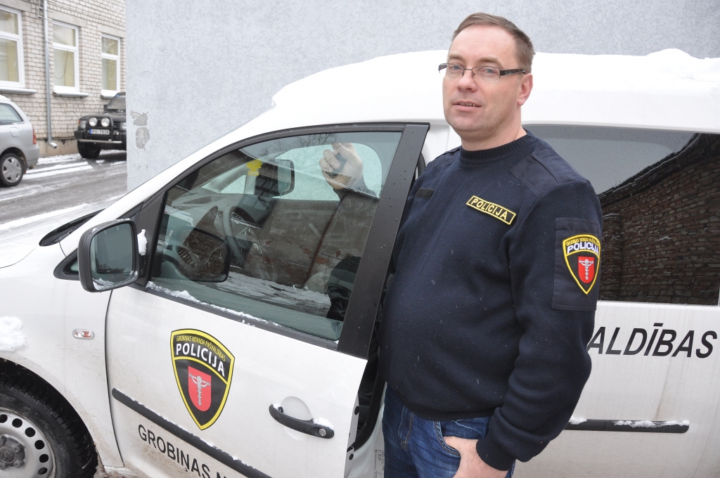 Atvieglo Valsts policijas darbu