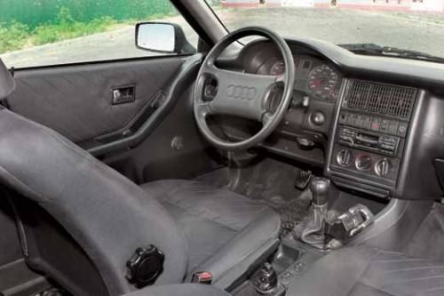 Uzbrūk ”Audi” markas spēkratiem
