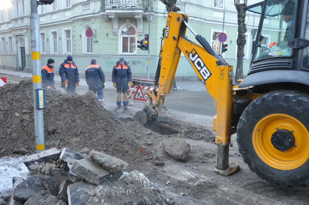 Plīsis ūdensvads daudziem sarežģī dzīvi