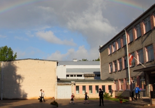 Siltinās Vaiņodes vidusskolas sporta zāli