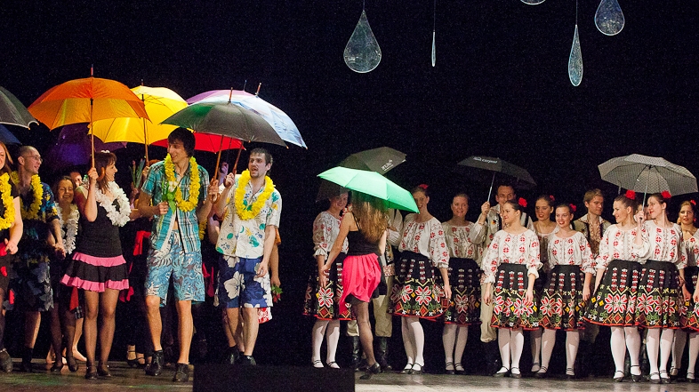 Aicina uz tautas deju festivālu “Aprīļa pilieni”