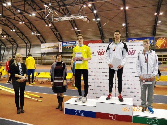 Vieglatlēti izcīna piecas medaļas