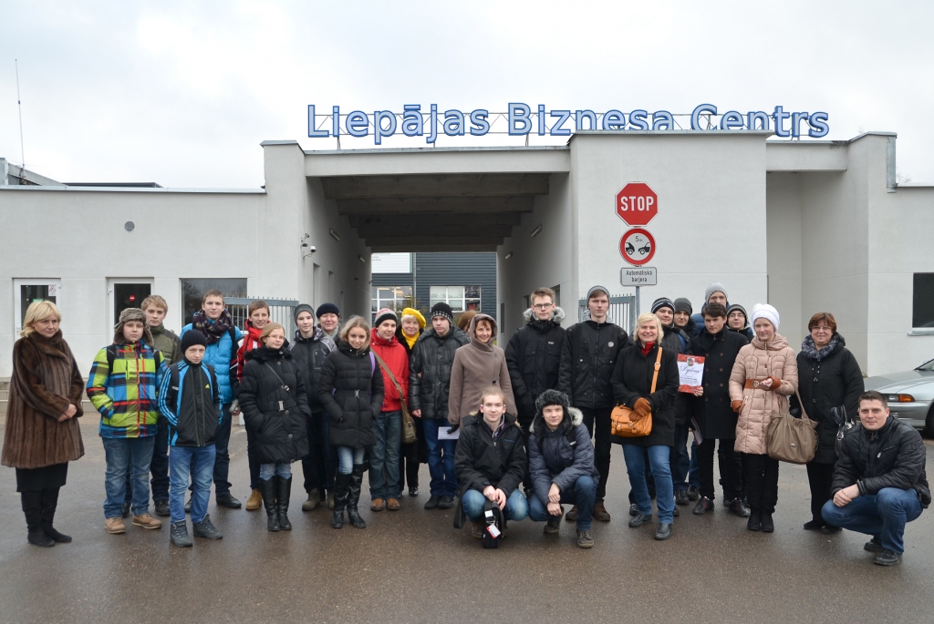Skolēni viesojas Liepājas Biznesa centrā