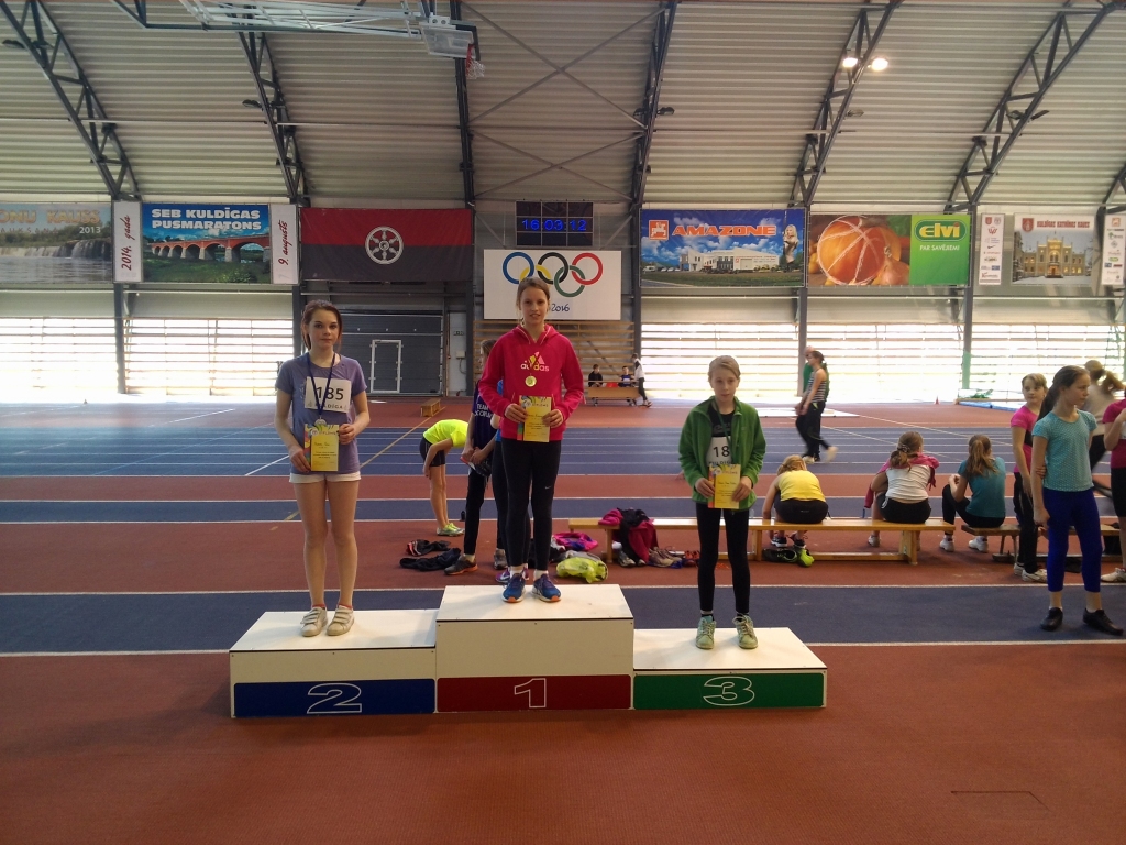 U14 vieglatlēti aizvada ziemas sezonas sacensības
