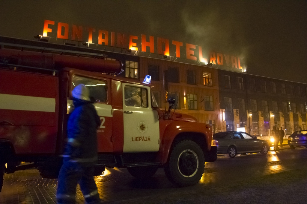 Kūpoša skursteņa dēļ trauksme pie kluba ”Fontaine”