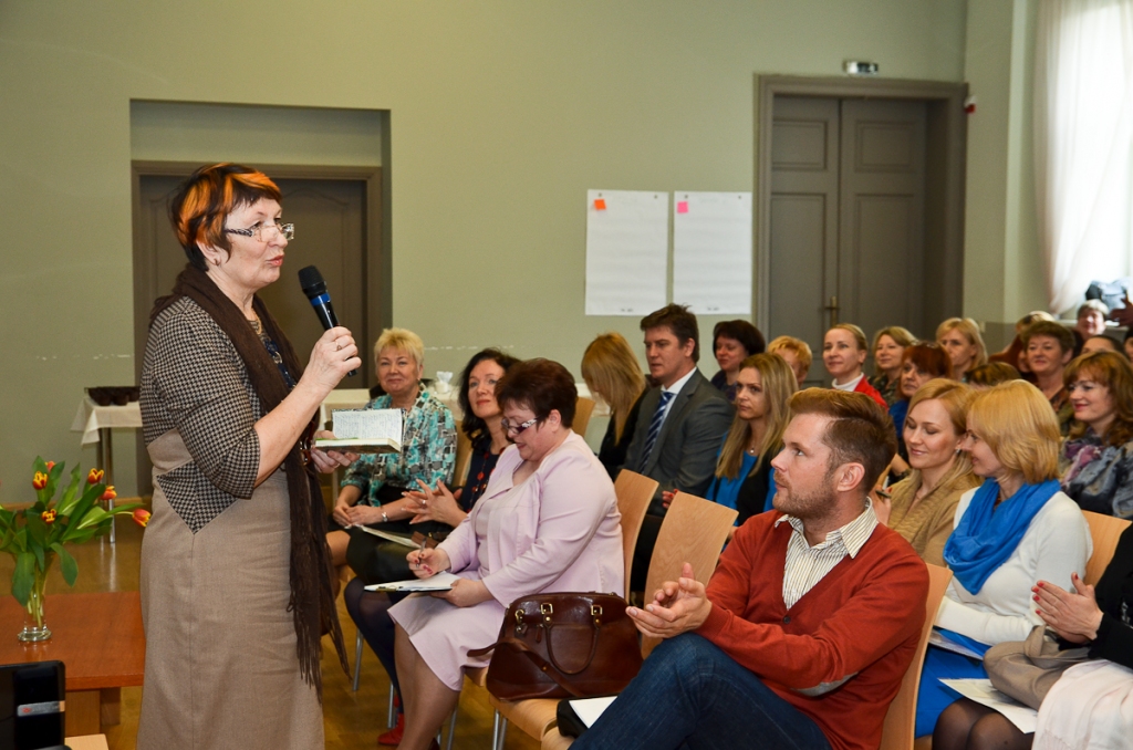 Audzināšanas darba konferencē apspriež drošu vidi skolās