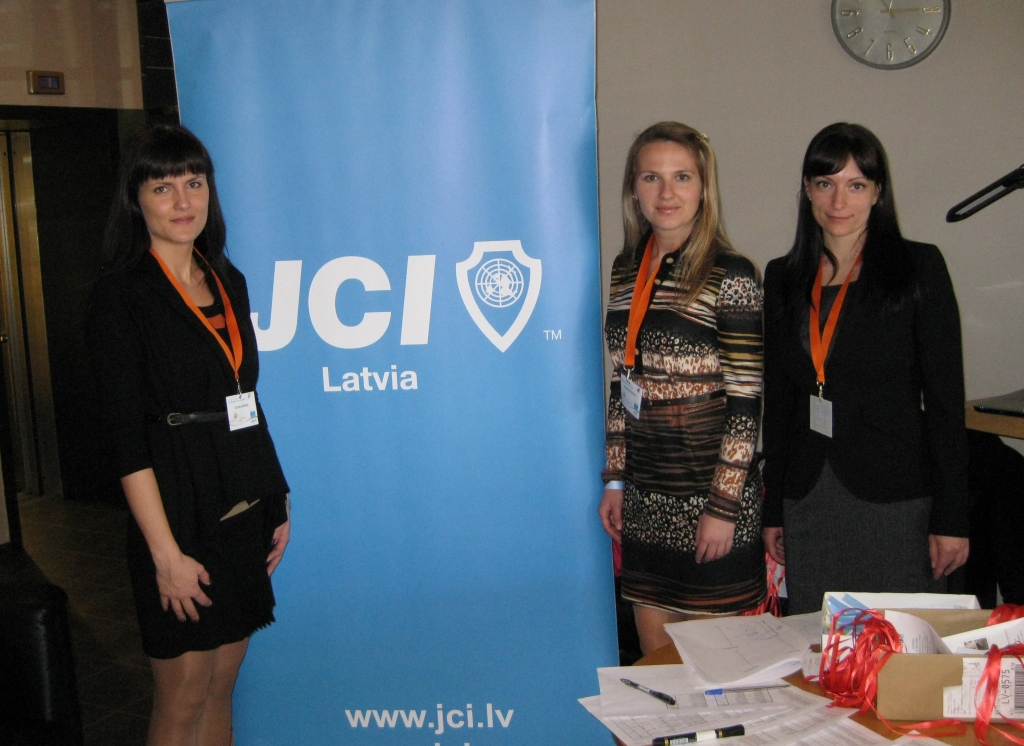 Jaunie uzņēmēji pulcējas starptautiskā konferencē