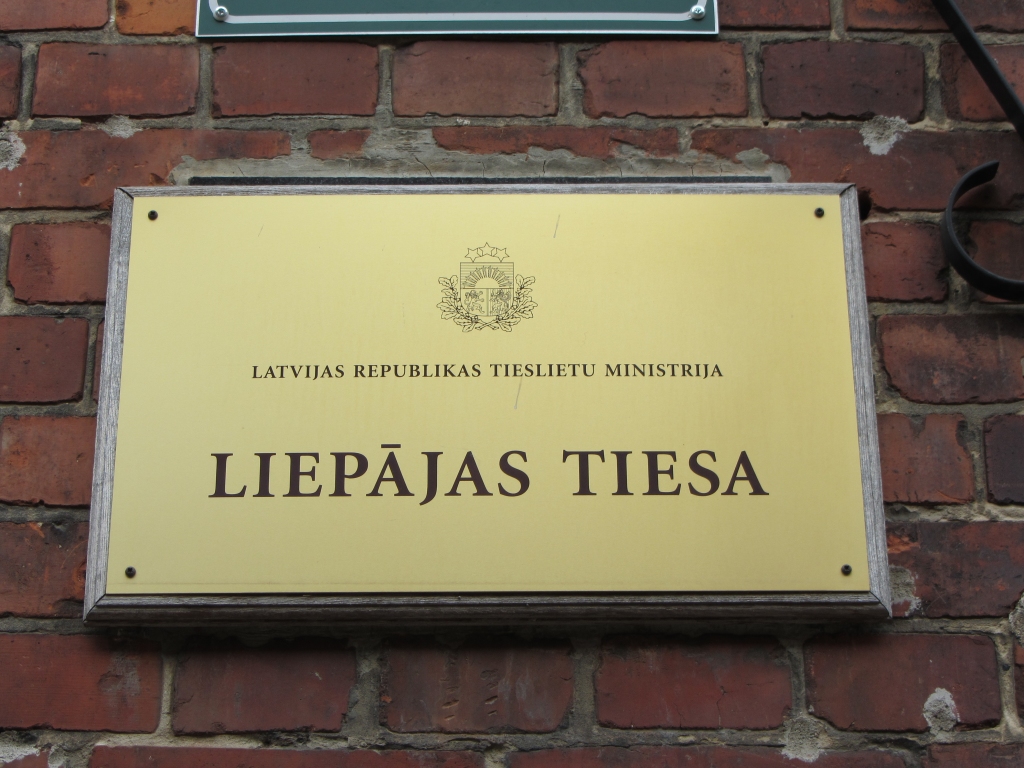 Atkal tiesājas par nelikumīgu atlaišanu no Metalurga