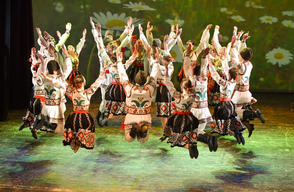 FOTO: Tautas deju ansambļa jubilejas koncerts “Rucavietis 60+1”