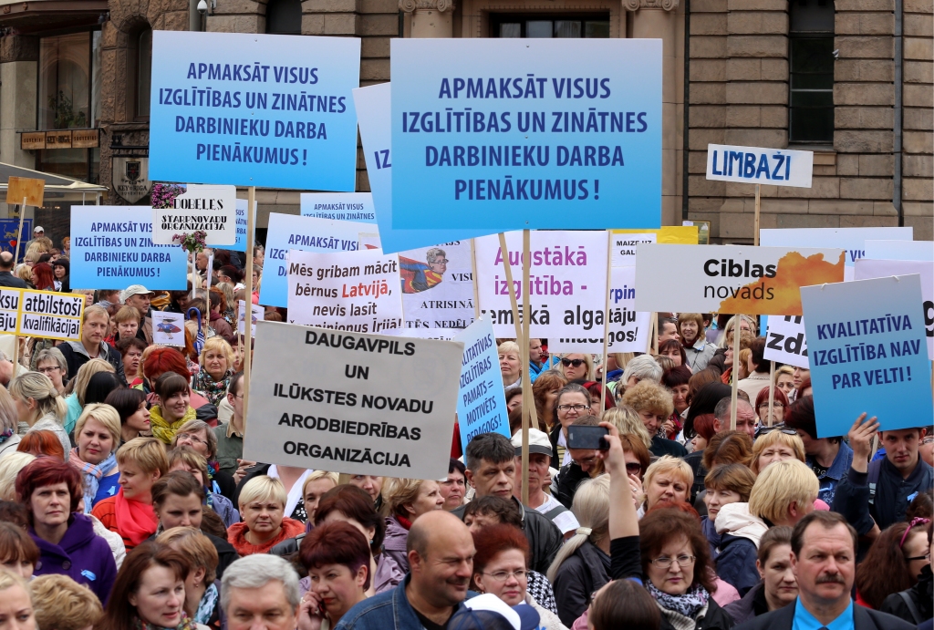 Pedagogus neapmierina gaidāmais algas pielikums