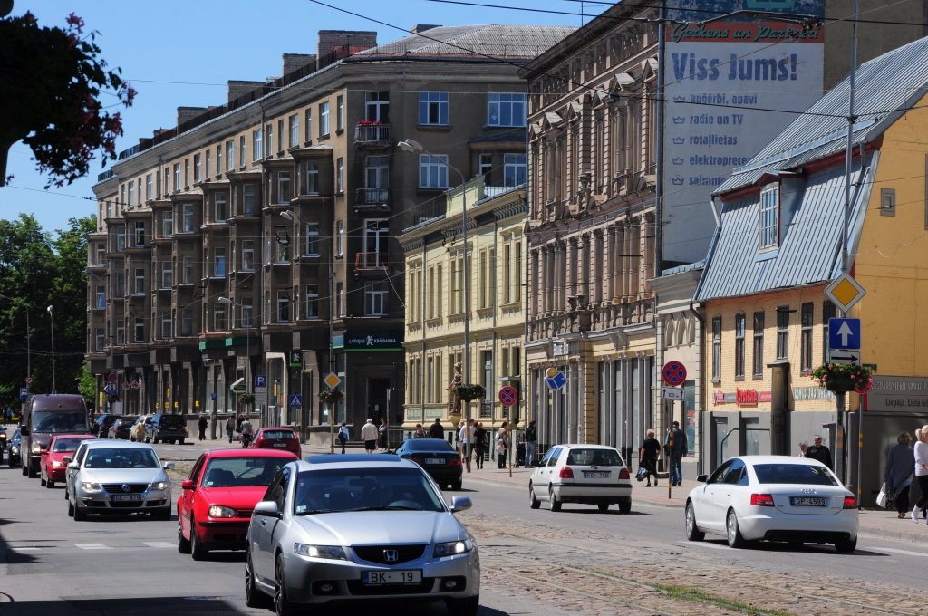 CSDD aicina autovadītājus mācību gada noslēgumā būt īpaši uzmanīgiem