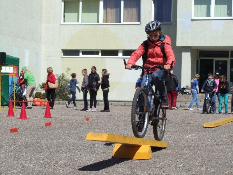 Labākie jaunie satiksmes dalībnieki Liepājā – 6.vidusskola, novados – aizputnieki