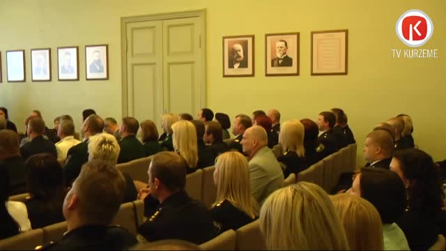 Apbalvo Kurzemes reģiona iekšlietu dienestu darbiniekus