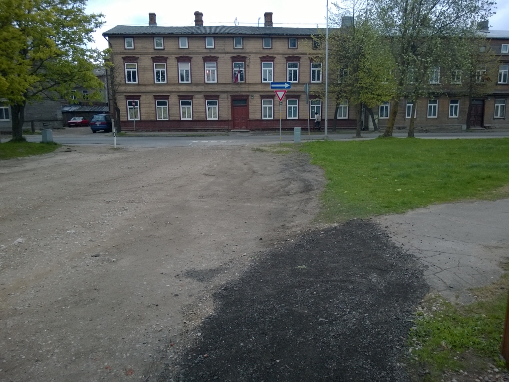 Sūdzas, ka pašvaldība nerūpējas par Pupu ielu