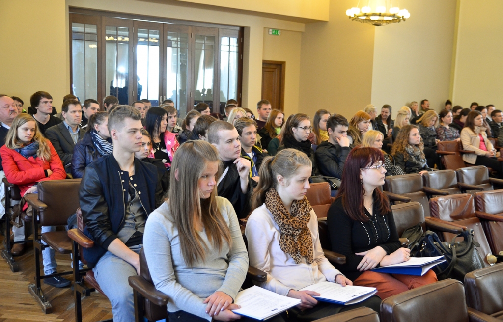 Karjeras dienā vidusskolēni iepazīst LSEZ un tranzītbiznesa nozari