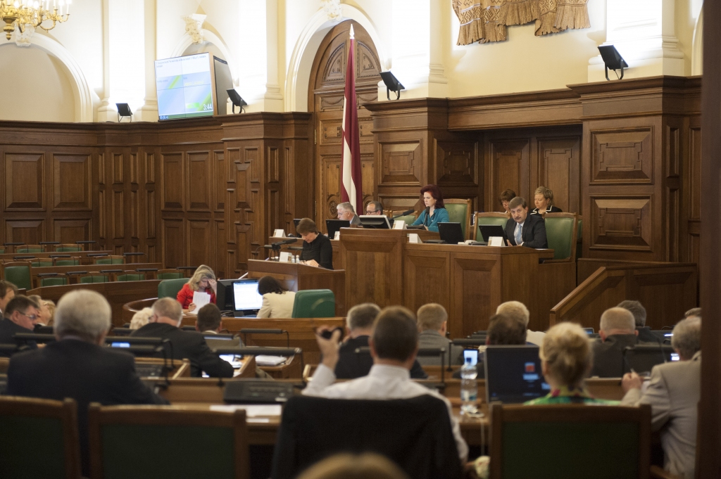 Kandidāti uz gudro galvu simtnieku