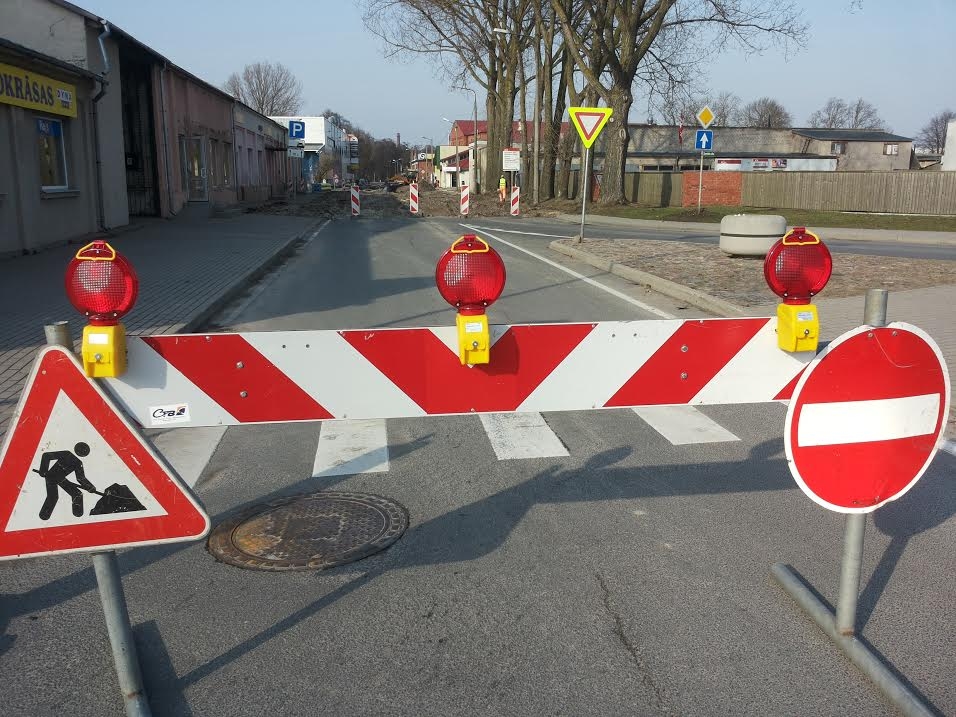 Pagarina ielas slēgšanu Zemnieku ielā, posmā no Parka ielas līdz Brīvības ielai