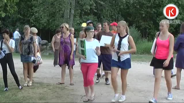 Papes dabas parkā atklāta savvaļas orhideju taka
