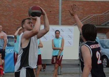 BAATA posms atnes pirmos Bruģa bumbas čempionus