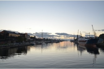 Skolēnu konkursa “Foto kā glezna” labāko darbu izstāde vērojama tirdzniecības centrā “Ostmala”