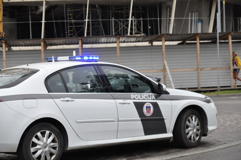Papildināts – Sadursmē ar kravas auto gājis bojā vieglā auto vadītājs