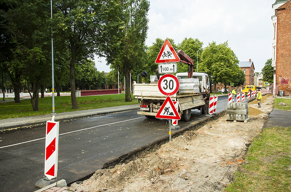 Rožu ielā notiek labiekārtošanas darbi