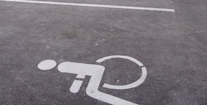 Stāvvieta invalīdu automašīnām