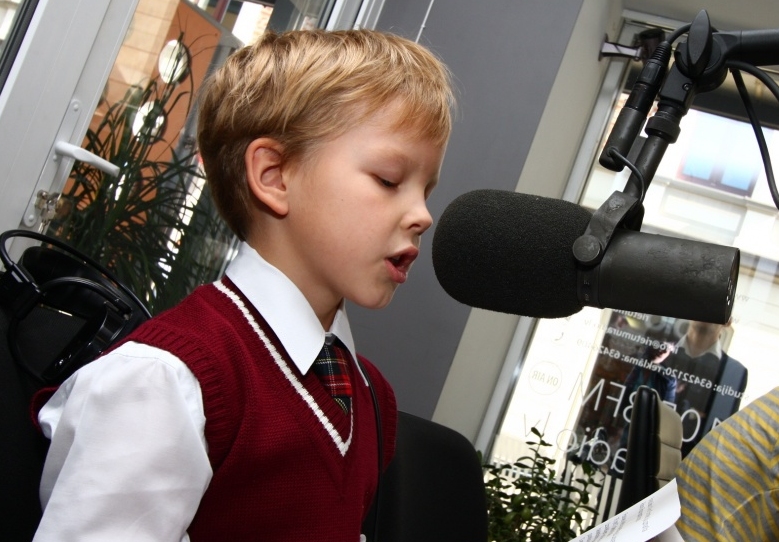 Skolēniem iespēja kļūt par Rietumu Radio ētera personībām