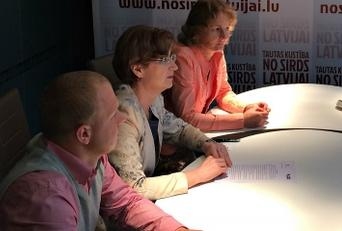 Partija arodbiedrību krustugunīs