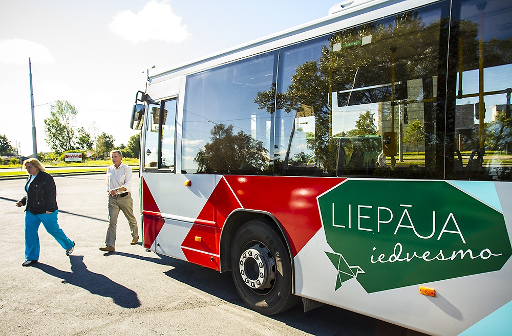 Liepājas autobusi iegūst jaunu izskatu