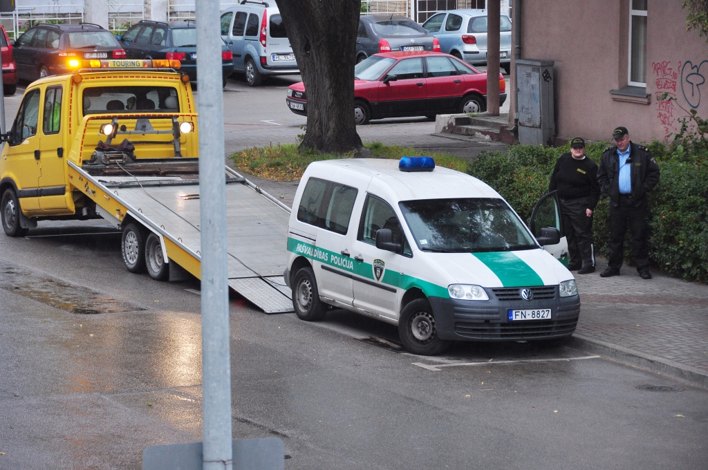 Policijas transportam gadās tehniskas problēmas