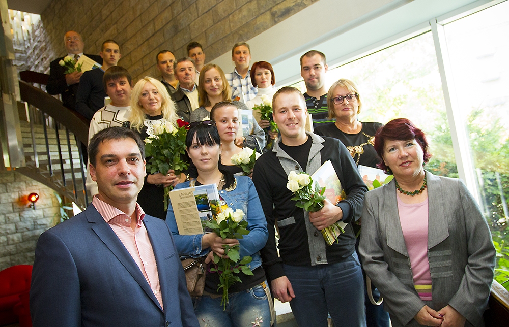 15 liepājnieki dod solījumu par uzticību Latvijas Republikai