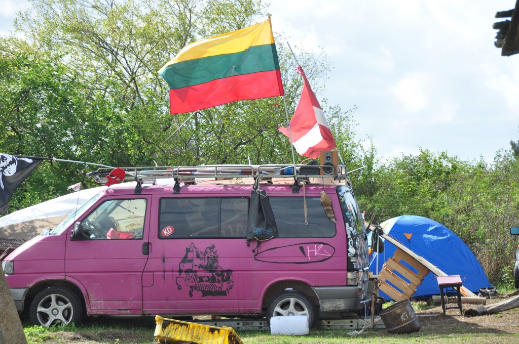 Apsver domu slēgt “Pūķaragu”