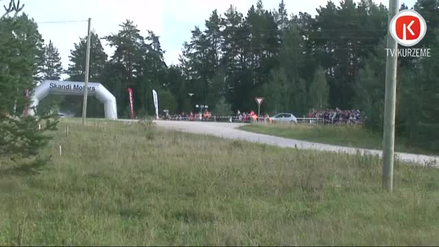 Ātruma festivāls gan ūdenī, gan uz autoceļiem