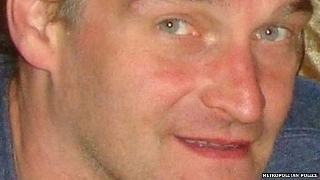 Lielbritānijas izmeklētāji Liepājā nopratinājuši Zaļkalna bijušo draudzeni