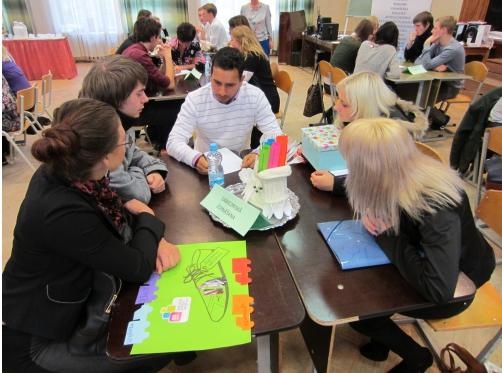 “Profesiju kaleidoskopā” vidusskolēni iepazīst desmit profesijas