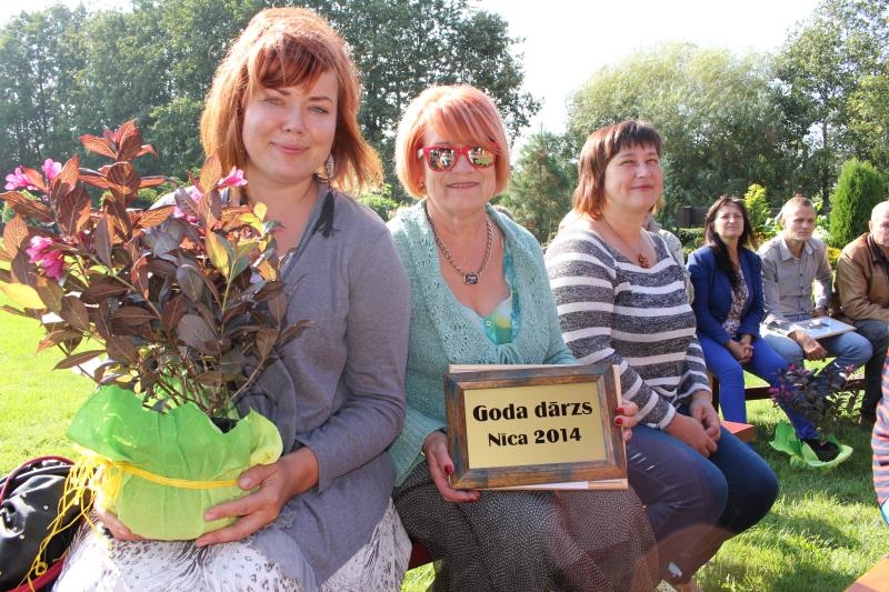 Piedalās arī lauku saimniecības