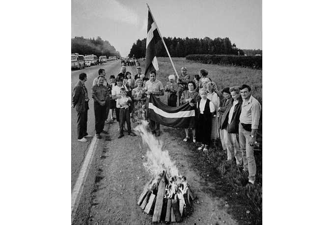 Aicina pastāstīt “Baltijas ceļa” stāstu