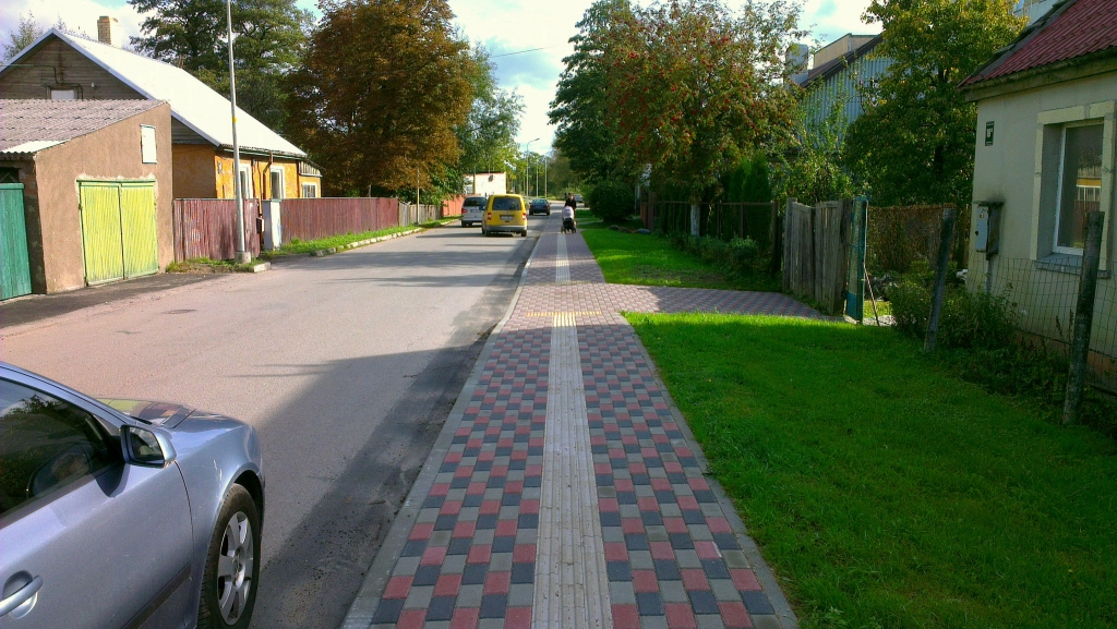 Ekspluatācijā pieņemtas jaunizbūvētās ietves Kuldīgas un Skrundas ielā