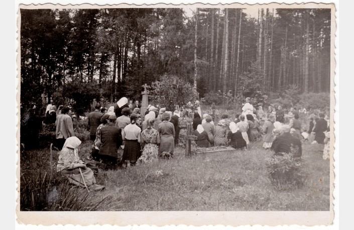 Diskusija par veļu kultu un kapusvētkiem