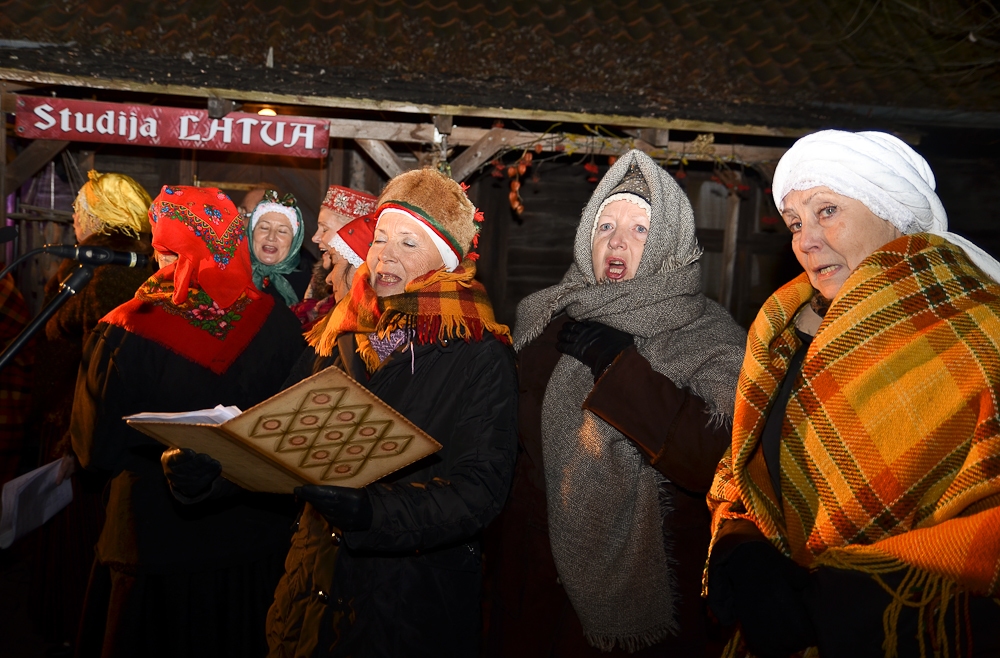 Svētku vakars folkloras centrā “Namīns”