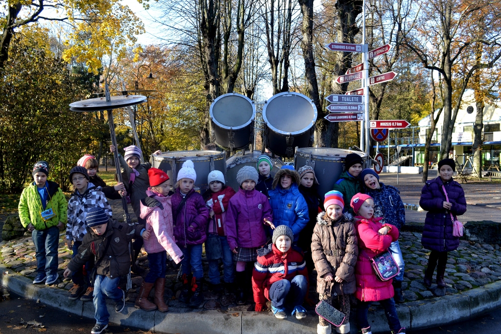 Aizvadīta rudens nometne Liepājas 15.vidusskolā